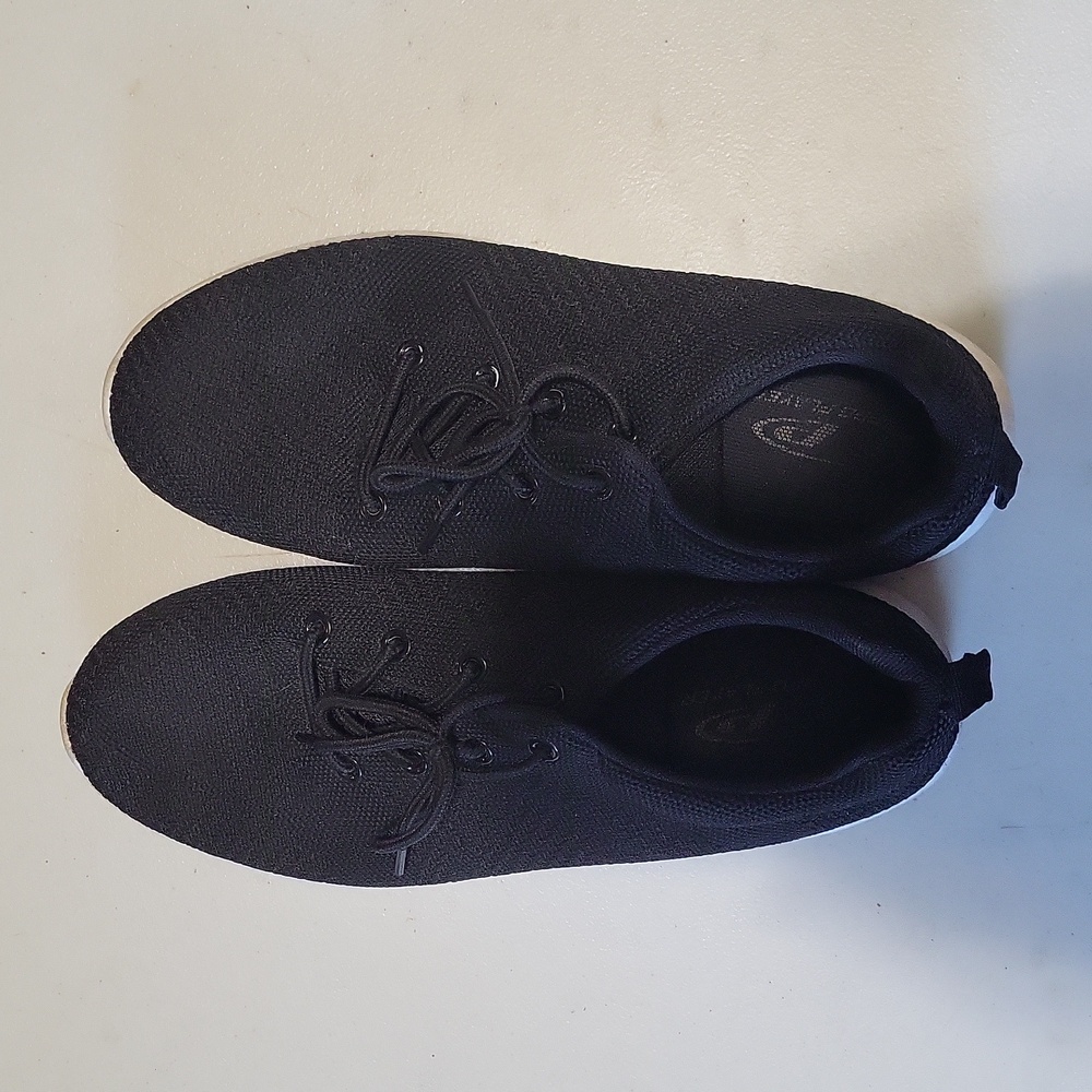 Pro Player Black mesh sneakers. Good condition. Size 10